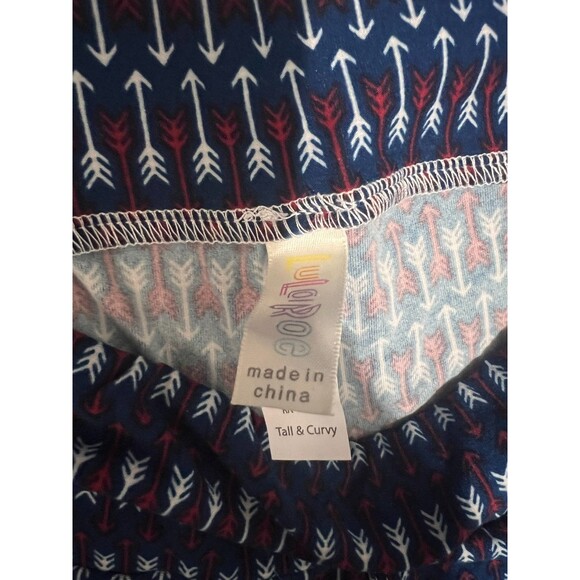 LuLaRoe Leggings Tall & Curvy Navy Arrow Print Boho Buttery Soft Stretch NWOT - Picture 3 of 3